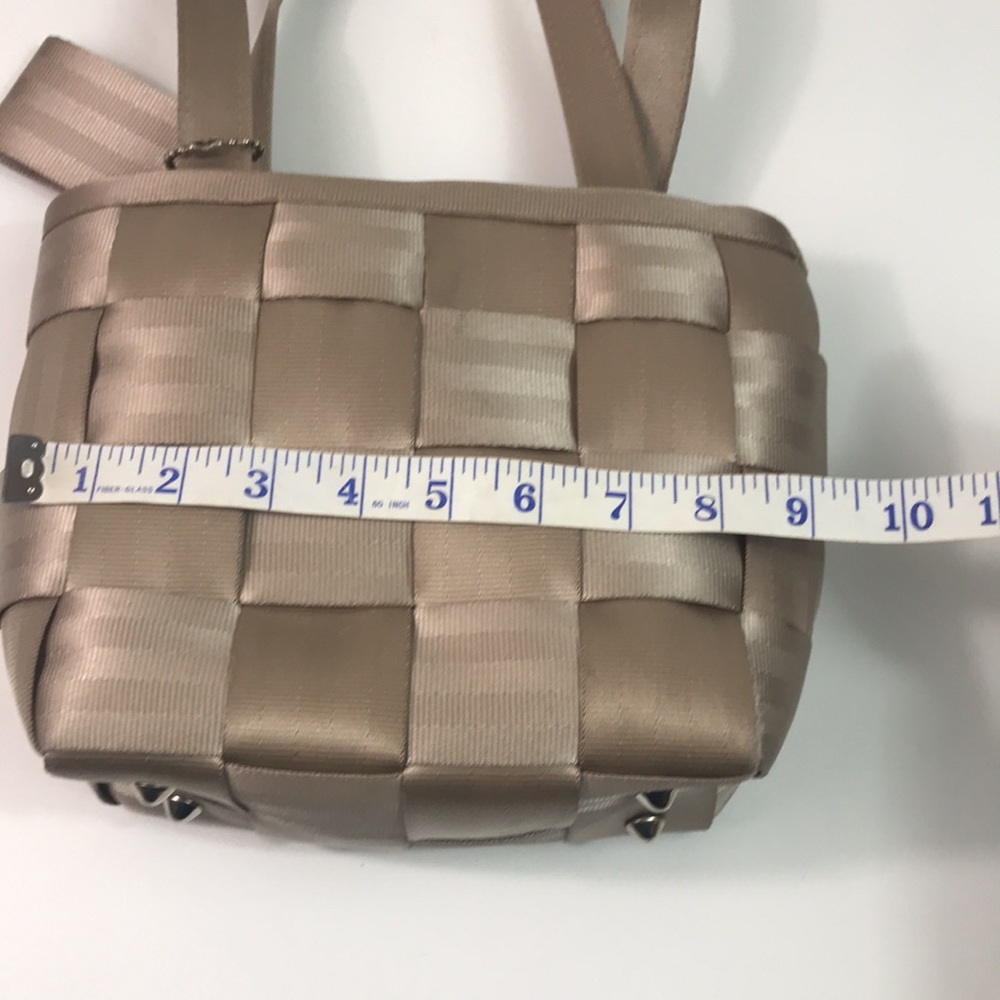 Harveys the original seatbelt bag, tan, EUC - Picture 9 of 11